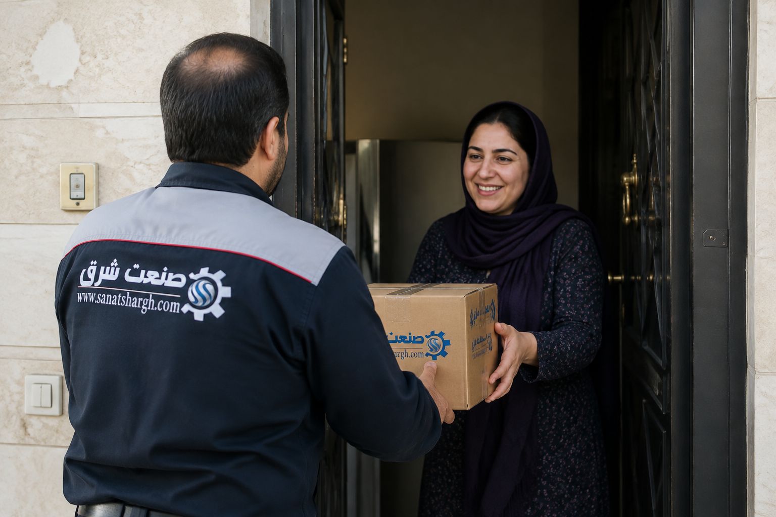 تحویل کالا درب منزل توسط صنعت شرق
